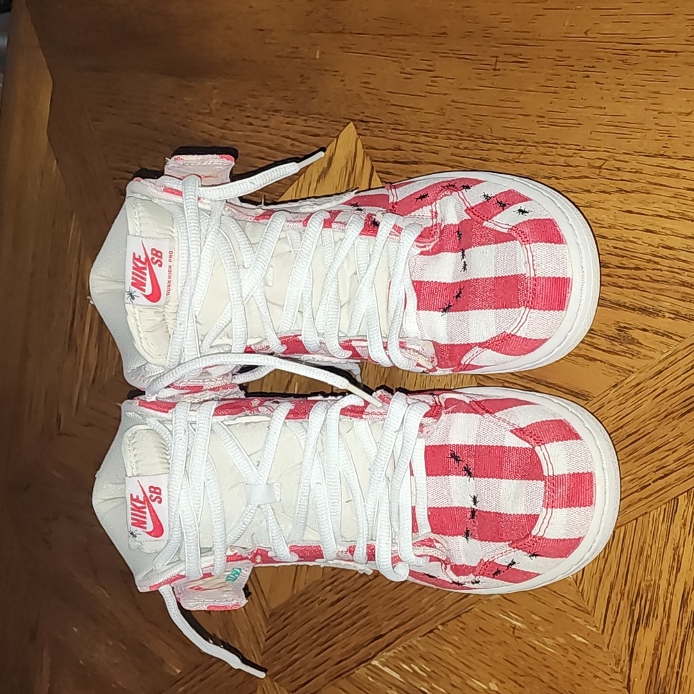 Nike MEN'S SB Dunk High Pro Red White Ants Picnic Blanket SIZE 9.5